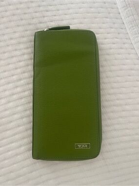 Tumi Green Zip-Around travel Wallet